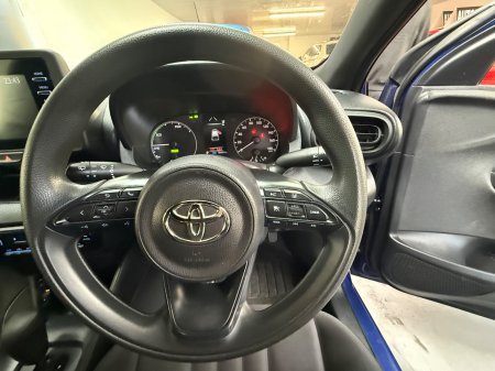 2022 Toyota Yaris - photo 8