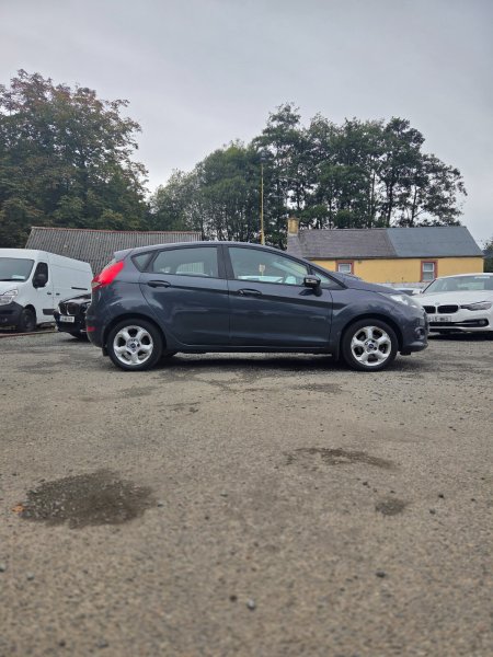 2011 Ford Fiesta - photo 3
