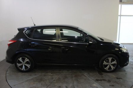 2017 Nissan Pulsar - photo 2