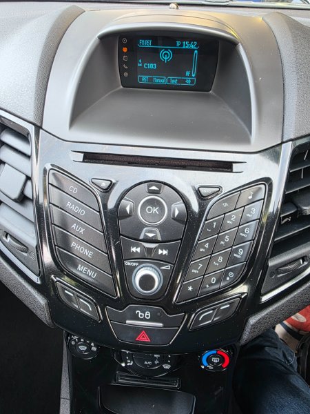 2015 Ford Fiesta - photo 15