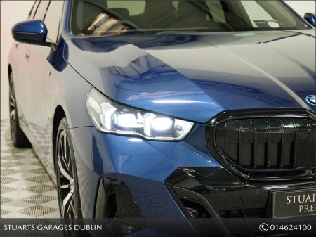 2025 BMW 5-Series - photo 10