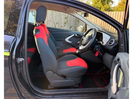 2010 Ford KA - photo 2