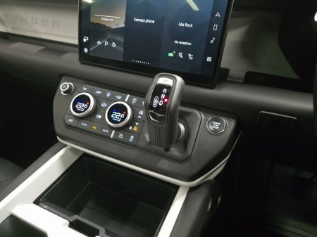 2025 Land Rover Defender - photo 13