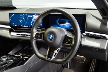 2024 BMW i5 - photo 9