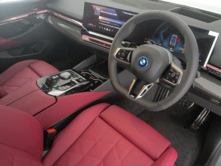 2026 BMW 5-Series - photo 6