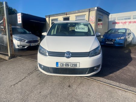 2013 Volkswagen Touran - photo 2