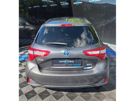 2017 Toyota Vitz - photo 5
