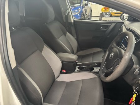 2017 Toyota Auris - photo 16