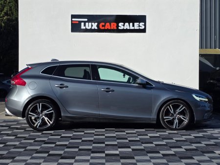 2017 Volvo V40 - photo 2