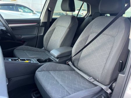 2023 Volkswagen Golf - photo 6