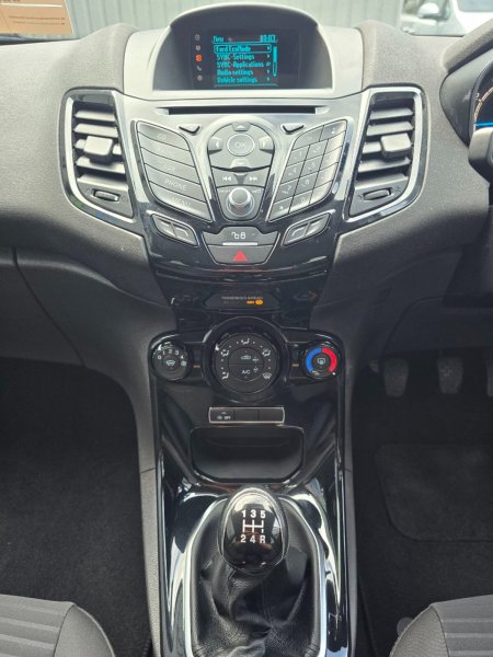 2015 Ford Fiesta - photo 13
