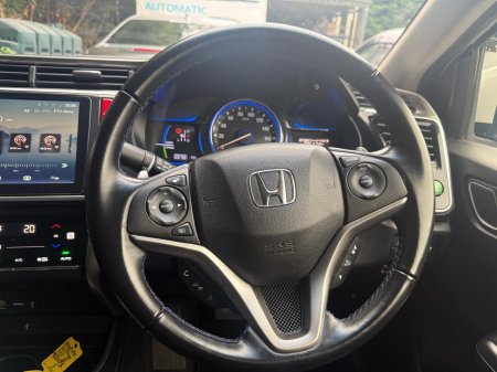 2016 Honda Grace - photo 4