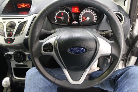 2012 Ford Fiesta - photo 21