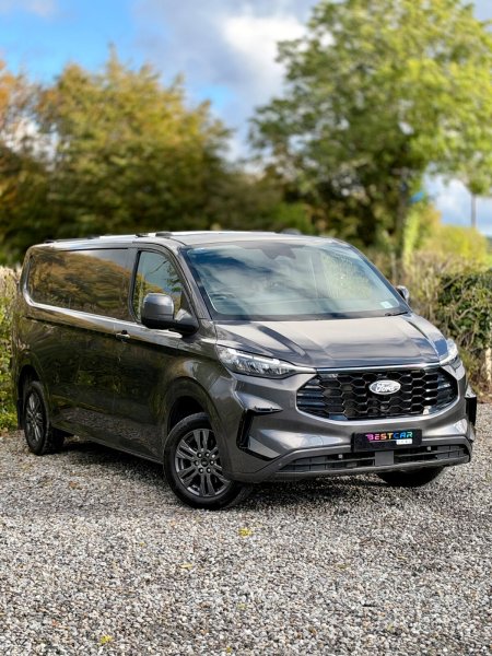 2025 Ford Transit Custom