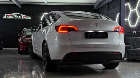 2023 Tesla Model Y - photo 13