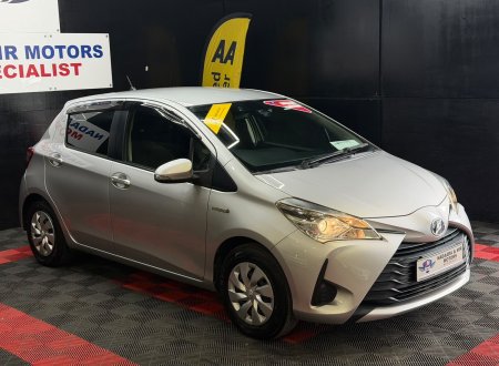 2017 Toyota Vitz - photo 18