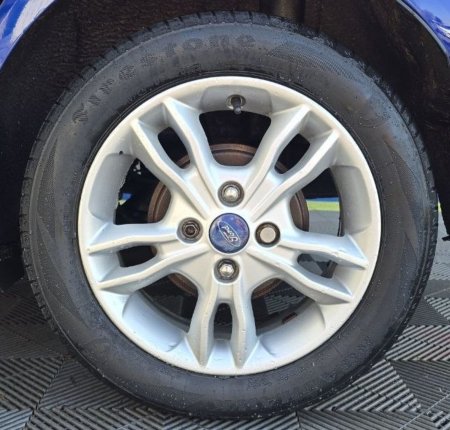 2015 Ford Fiesta - photo 9