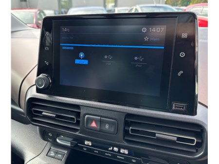 2020 Peugeot Rifter - photo 18