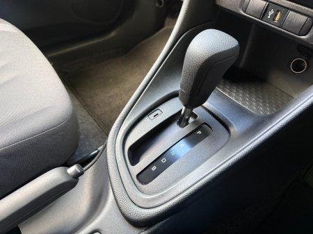 2022 Toyota Yaris - photo 17