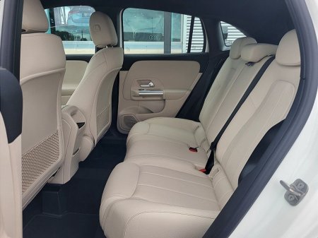 2027 Mercedes-Benz GLA - photo 8