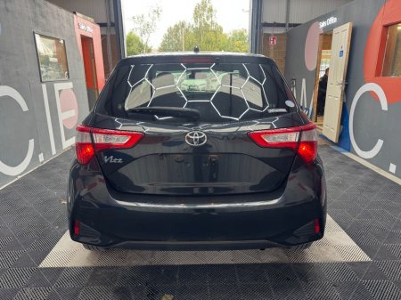 2018 Toyota Vitz - photo 4
