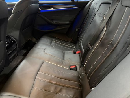 2023 BMW 5-Series - photo 14