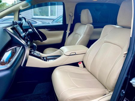 2020 Toyota Alphard - photo 17