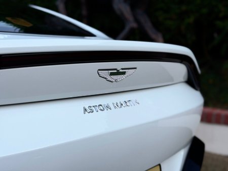 2020 Aston Martin Vantage - photo 17