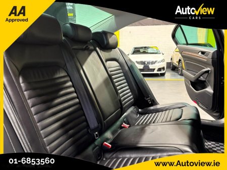 2017 Volkswagen Passat - photo 21