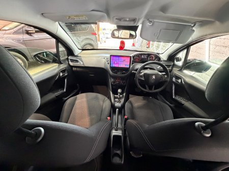 2017 Peugeot 208 - photo 15