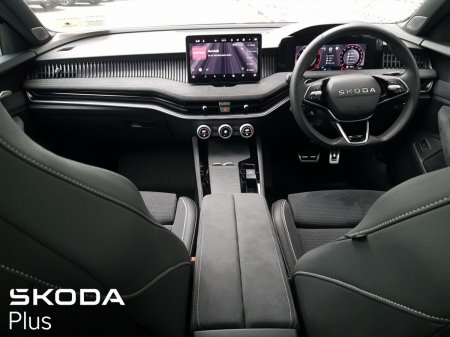 2025 Skoda Superb - photo 2