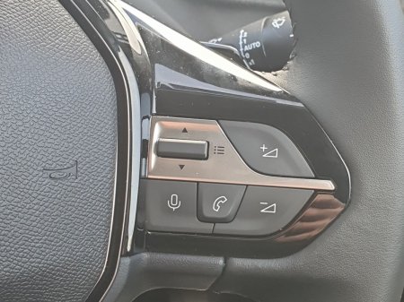 2026 Peugeot 308 - photo 17
