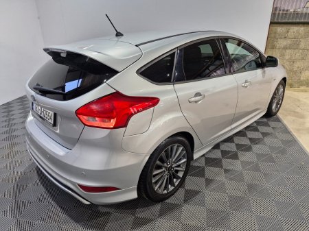 2018 Ford Focus - photo 15