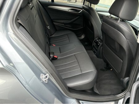 2023 BMW 5-Series - photo 13