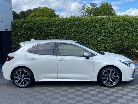 2025 Toyota Corolla - photo 2