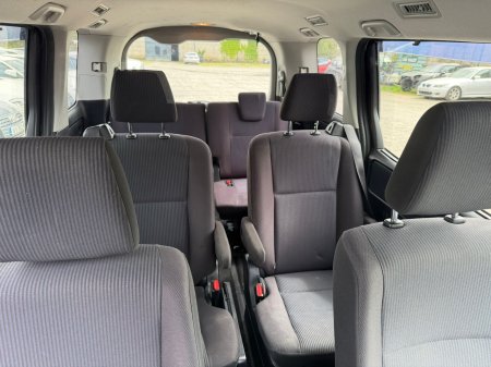 2016 Toyota Voxy - photo 17