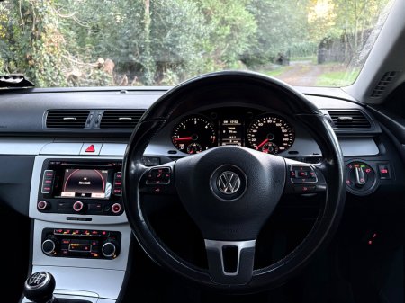 2010 Volkswagen Passat - photo 5