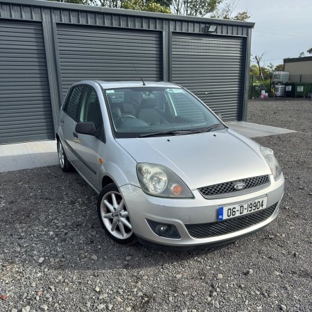 2006 Ford Fiesta - photo 2