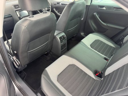 2016 Volkswagen Jetta - photo 15