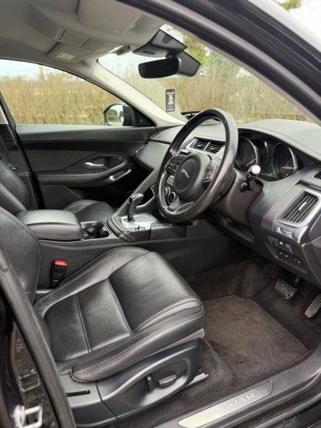 2019 Jaguar E-Pace - photo 16