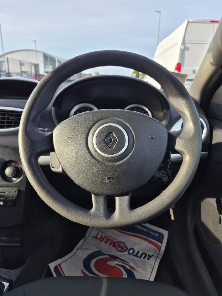 2011 Renault Clio - photo 28