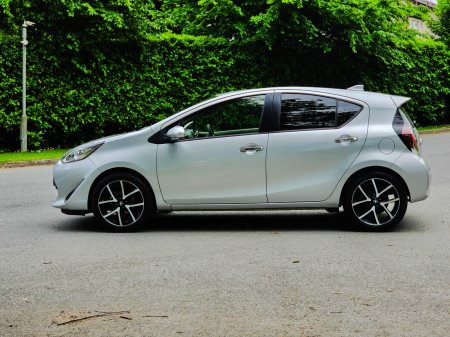 2020 Toyota Aqua - photo 12