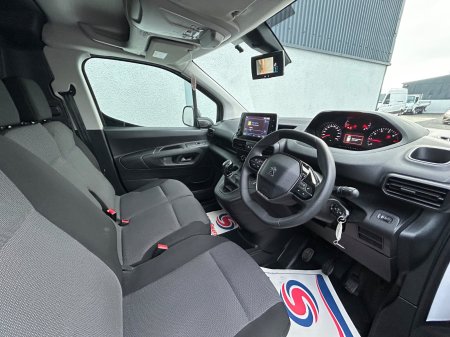 2020 Peugeot Partner - photo 11