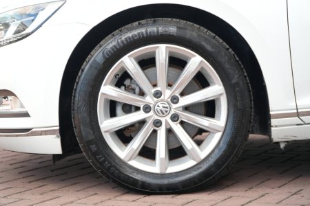 2020 Volkswagen Passat - photo 23