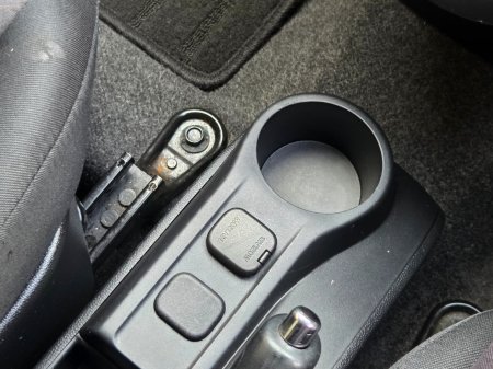 2014 Mazda Demio - photo 27