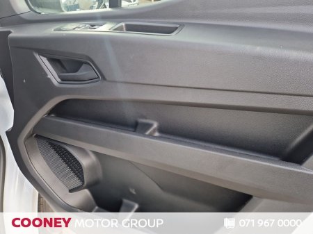 2027 Nissan Interstar - photo 9