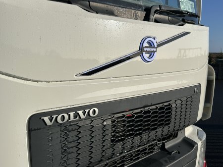 2017 Volvo Other - photo 26