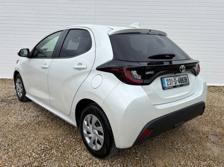 2023 Toyota Yaris - photo 2