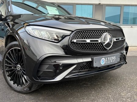 2025 Mercedes-Benz GLC - photo 9
