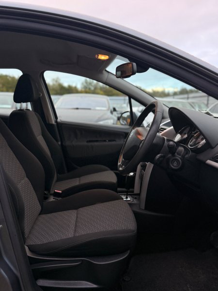 2010 Peugeot 207 - photo 18